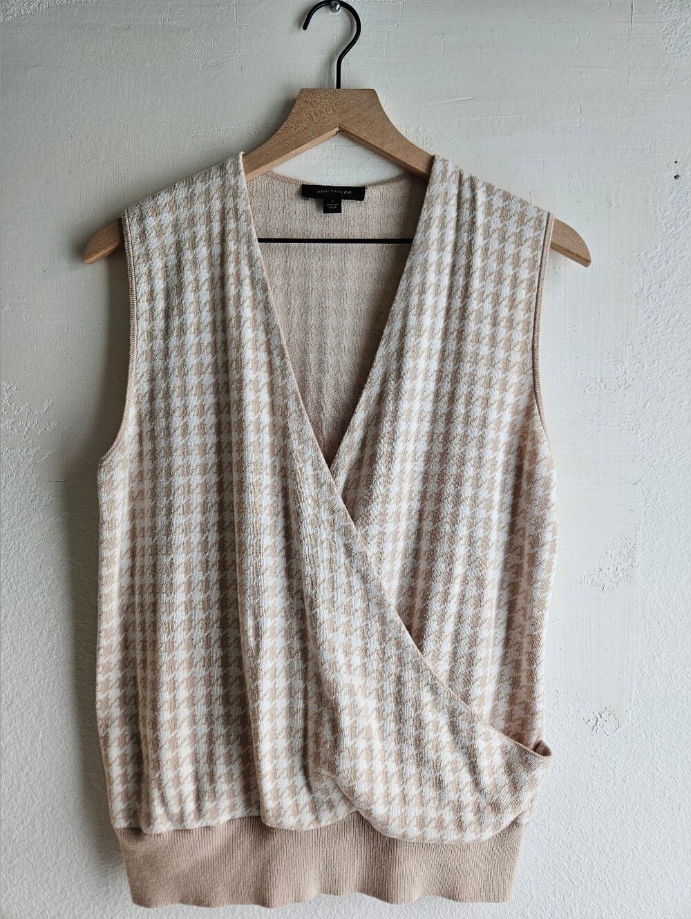 ANN TAYLOR | Houndstooth Wrap-Style Sleeveless Top